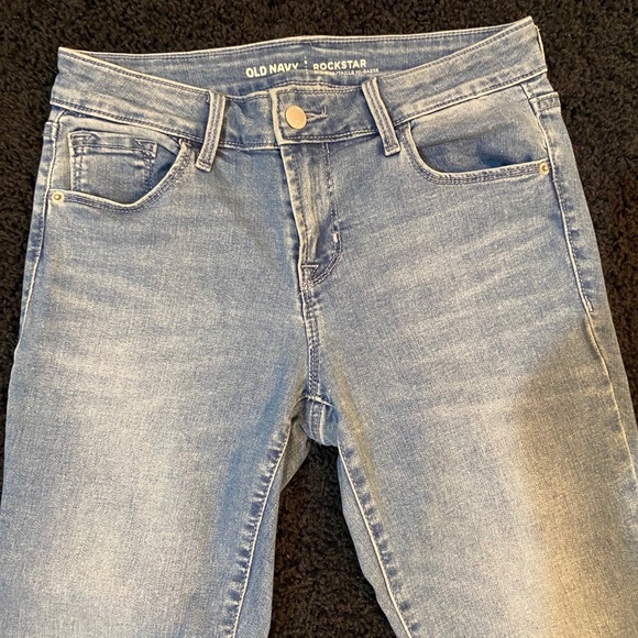 Old navy rockstar jeans - Picture 3 of 3